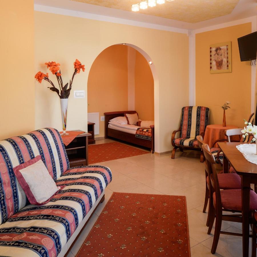 Lachowka Duza Motel Lesta מראה חיצוני תמונה
